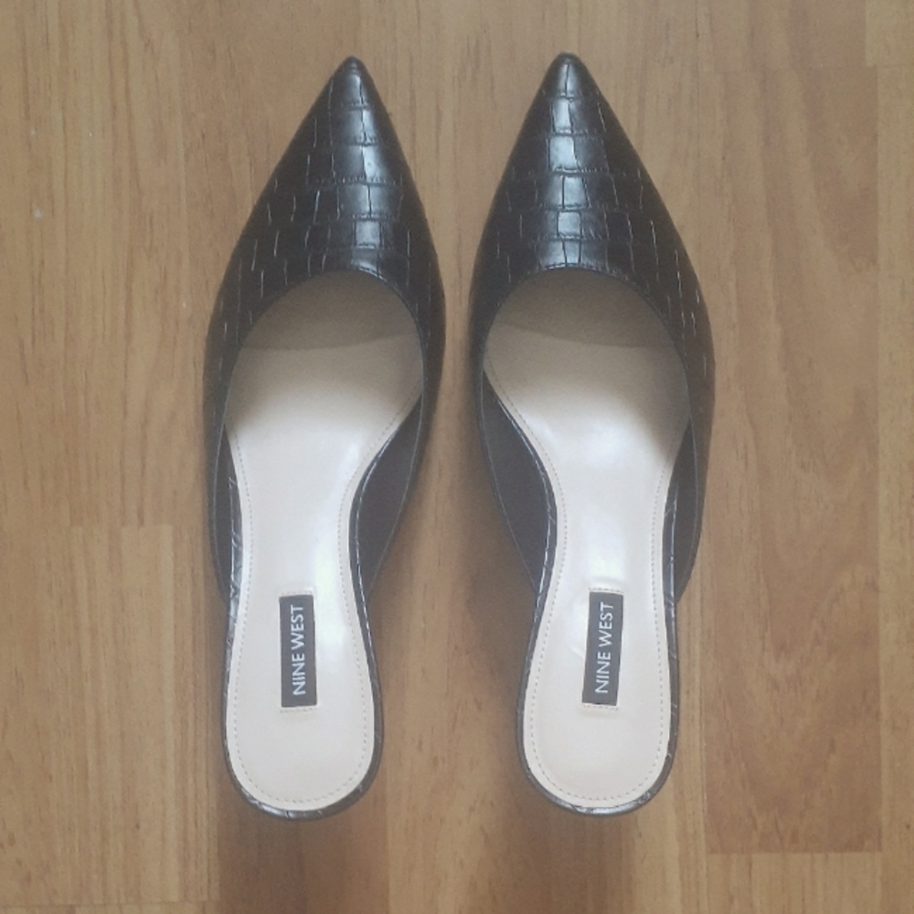 NWOB! Nine West Black Crocodile Heeled Mules - 9